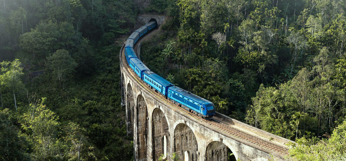 Train in Elle, Ceylonwide Tours, Tours in Sri Lanka, Sri Lanka Holidays, accommodation in Waskaduwa, Kalutara, Sri Lanka